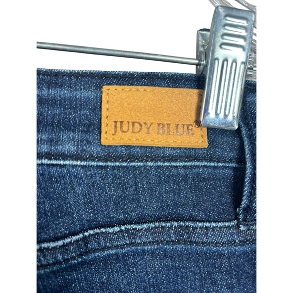 Judy Blue Women’s Relaxed Fit Dark Wash Distressed Jeans‎ Size 13/31 High Rise - Picture 3 of 7